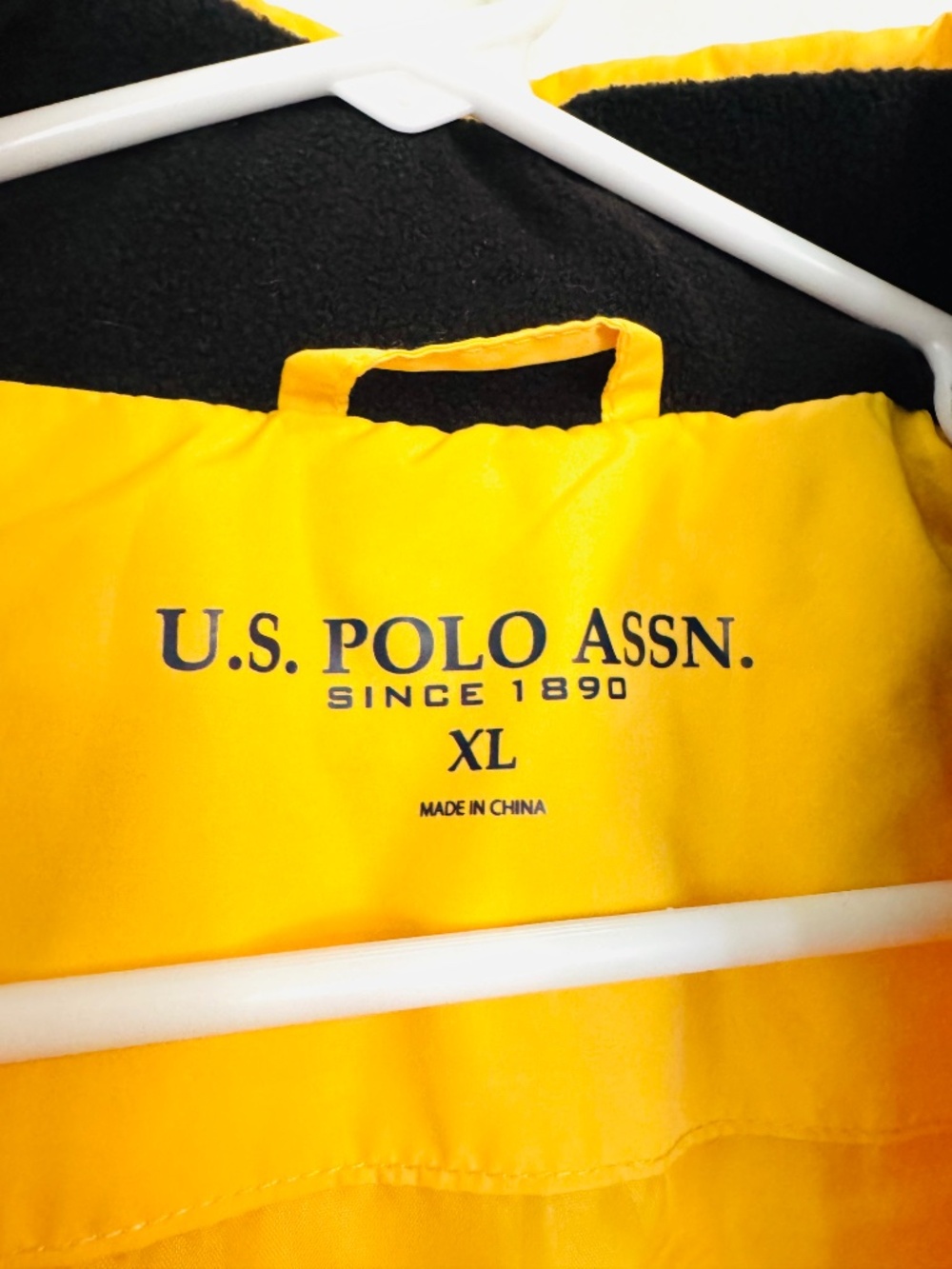 U.S. Polo Assn. Men's XL Puffer Vest Butter Yellow Quilted Midweight Zip New - Picture 6 of 12